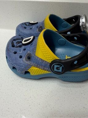 Kids Crocs Despicable Me Minion C 5